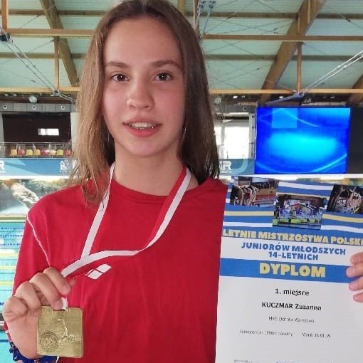Zuzanna Kuczmar czterokrotną złotą medalistką Mistrzostw Polski juniorów 14 letnich w pływaniu